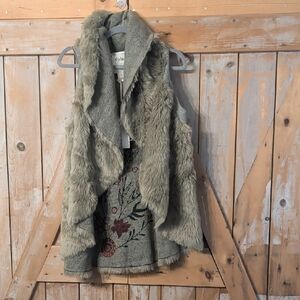 NWT.    SUPER COOL DYLAN Cardigan VEST.  SOOOO COOL !!   AWESOME BACK DESIGN